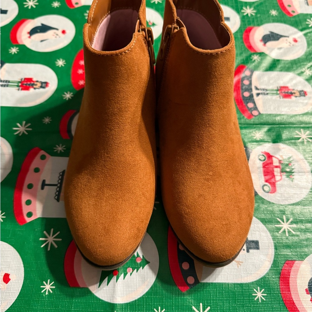 Cat & Jack Tan Kids Ankle Boots- Like NEW